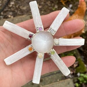 Selenite Aura Energy Generator with Chakra Stones 4 Inches Wide
